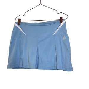 Vintage Adidas baby blue tennis skort. Size medium